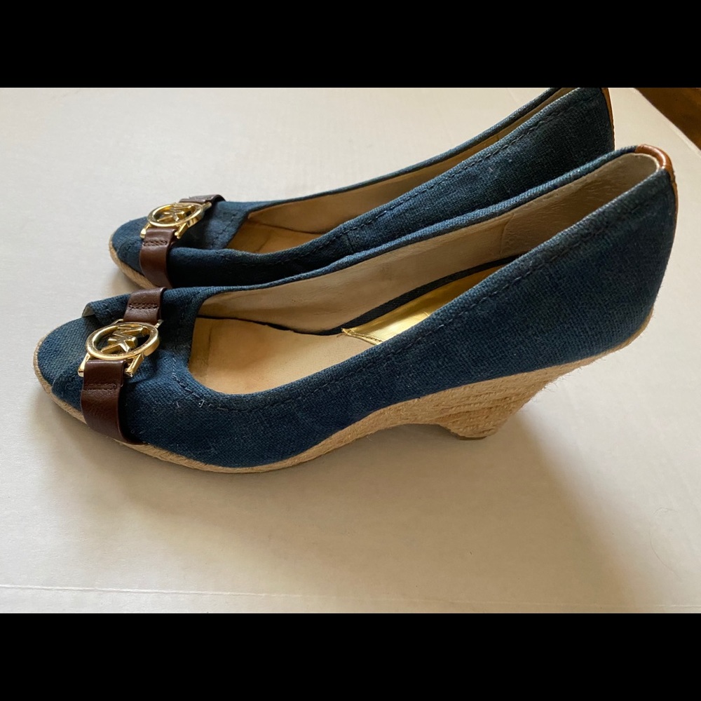 Michael kors wedges - Picture 2 of 7